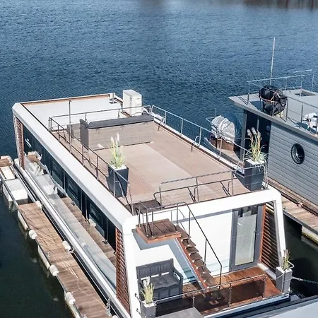 Hausboot Buddy Botel *