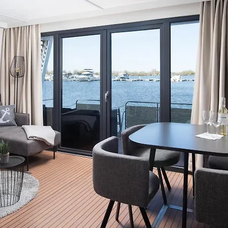 Botel Hausboot Buddy