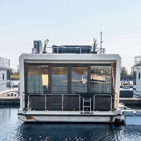 Hausboot Buddy Ботель *