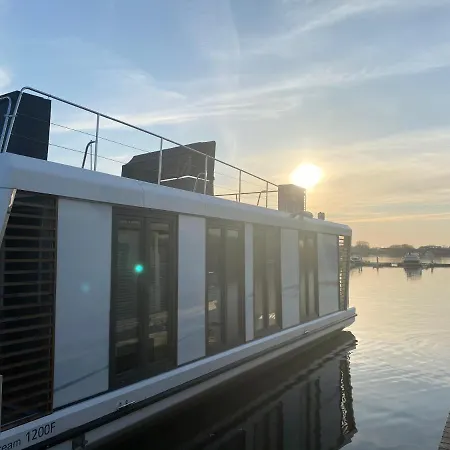 Hausboot Buddy * Weyhe