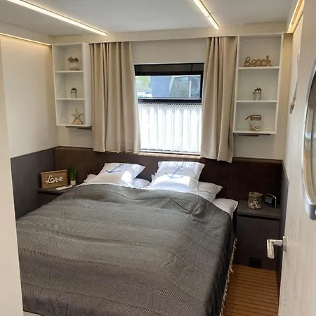 Botel Hausboot Buddy Weyhe