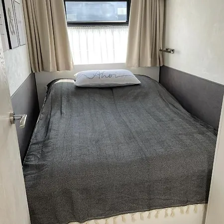 Hausboot Buddy Botel