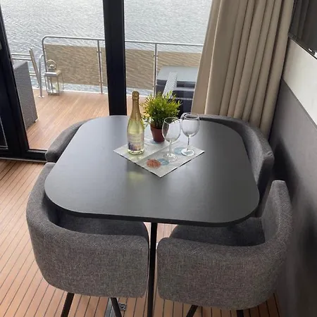 Hausboot Buddy Ботель *